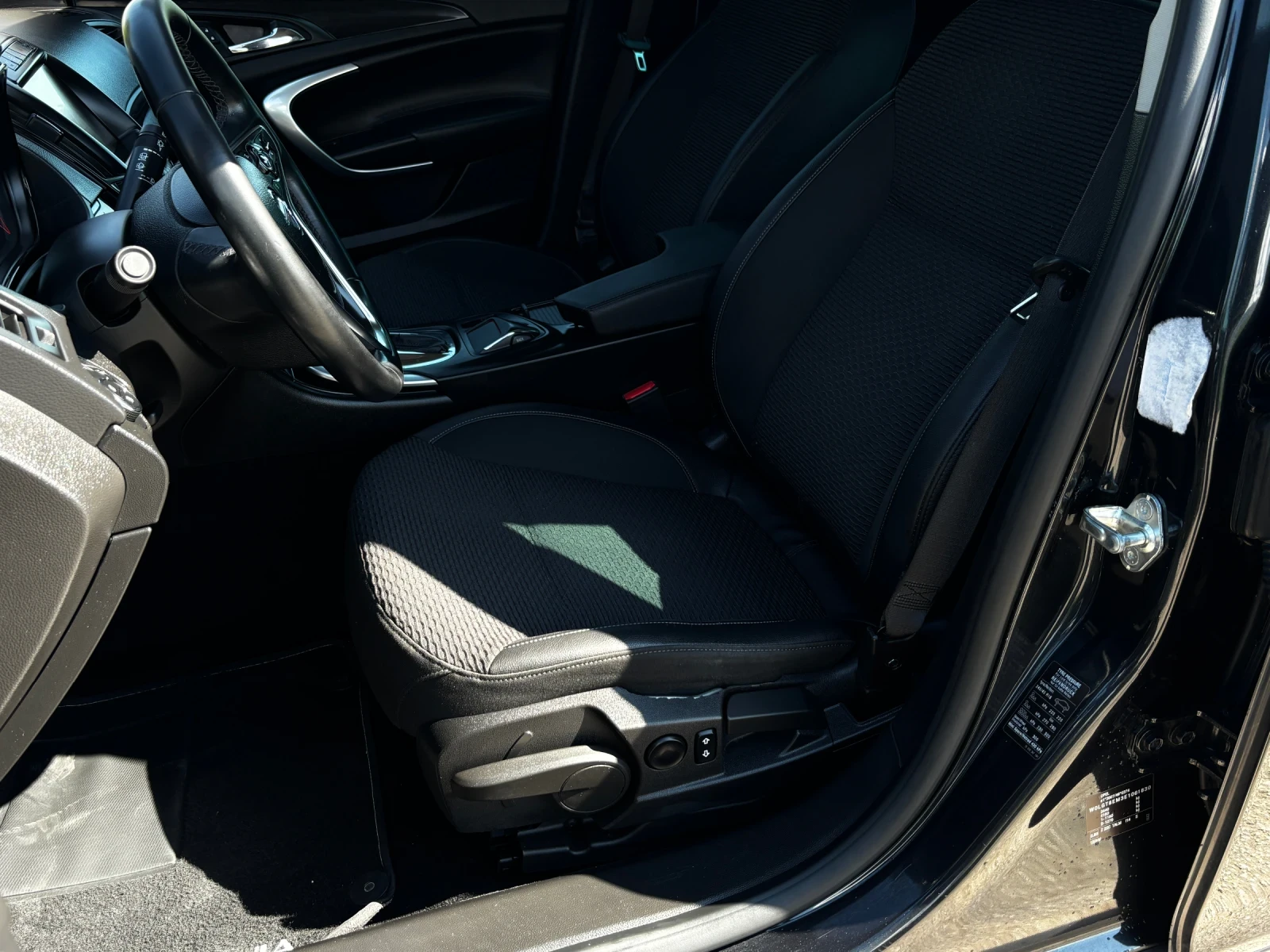 Opel Insignia Facelift - 4* 4 - Cosmo - Lane Assist , снимка 10 - Автомобили и джипове - 54290157