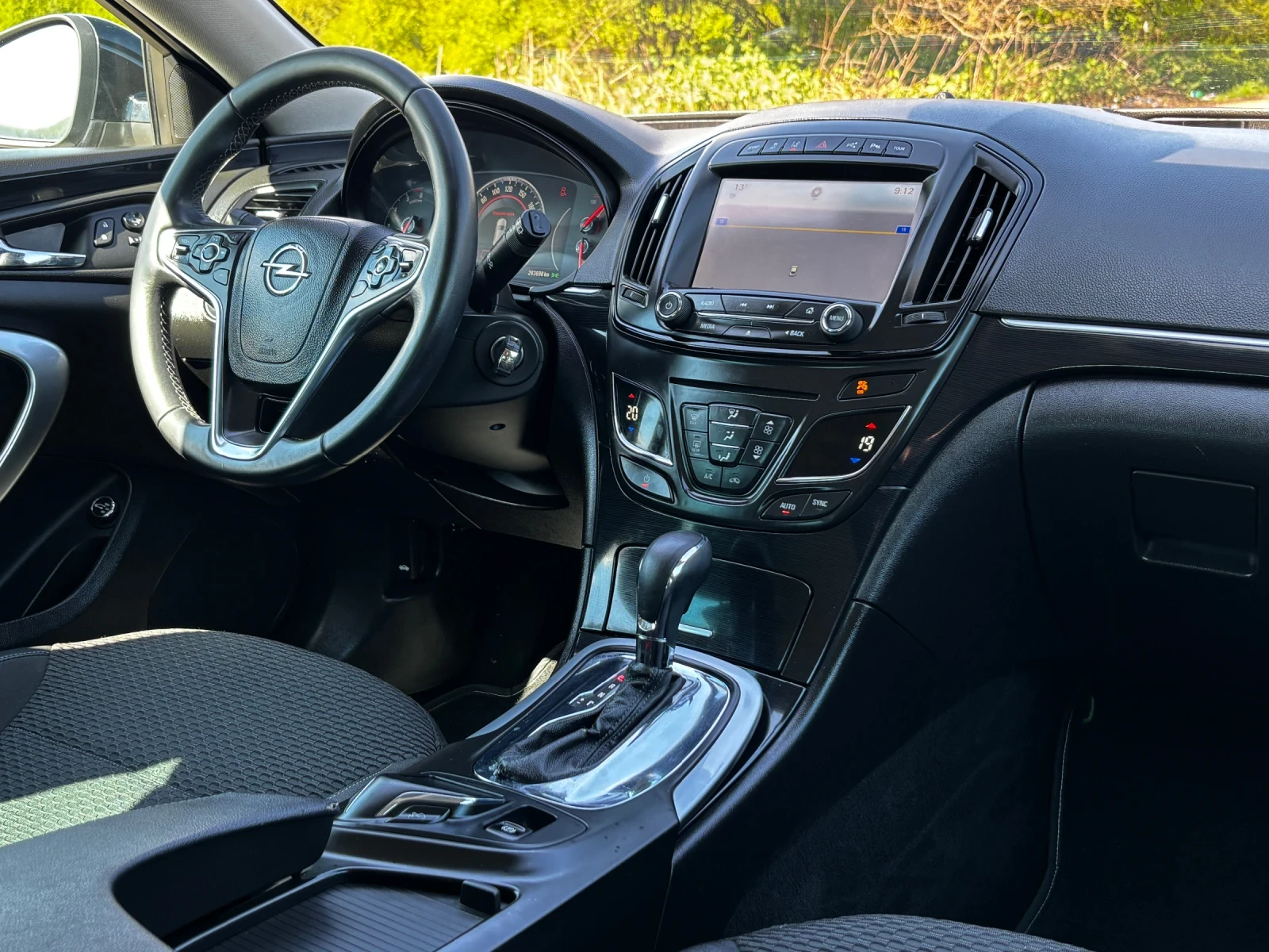 Opel Insignia Facelift - 4* 4 - Cosmo - Lane Assist , снимка 13 - Автомобили и джипове - 54290157