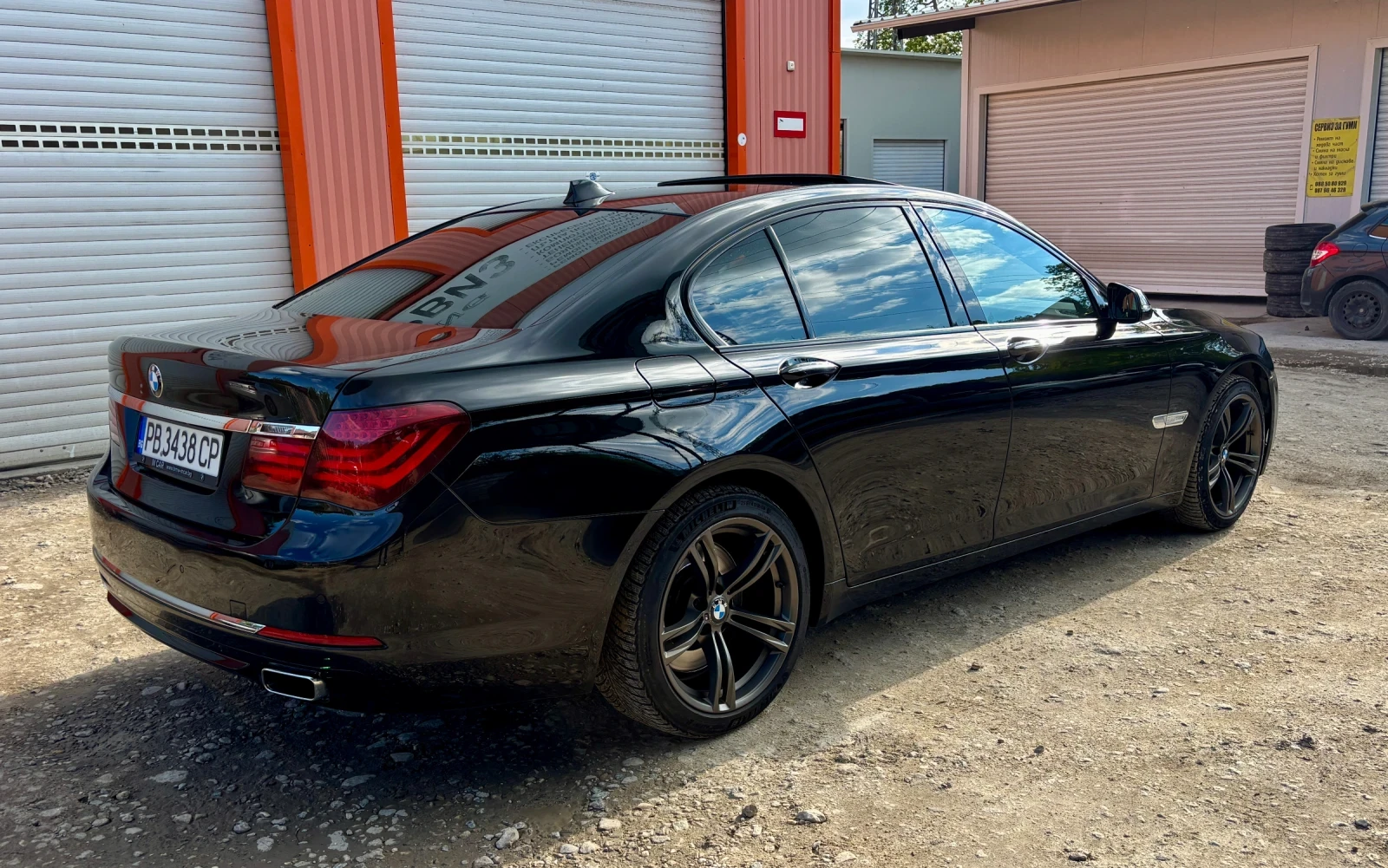 BMW 750 Full Max M Car, снимка 4 - Автомобили и джипове - 54393301