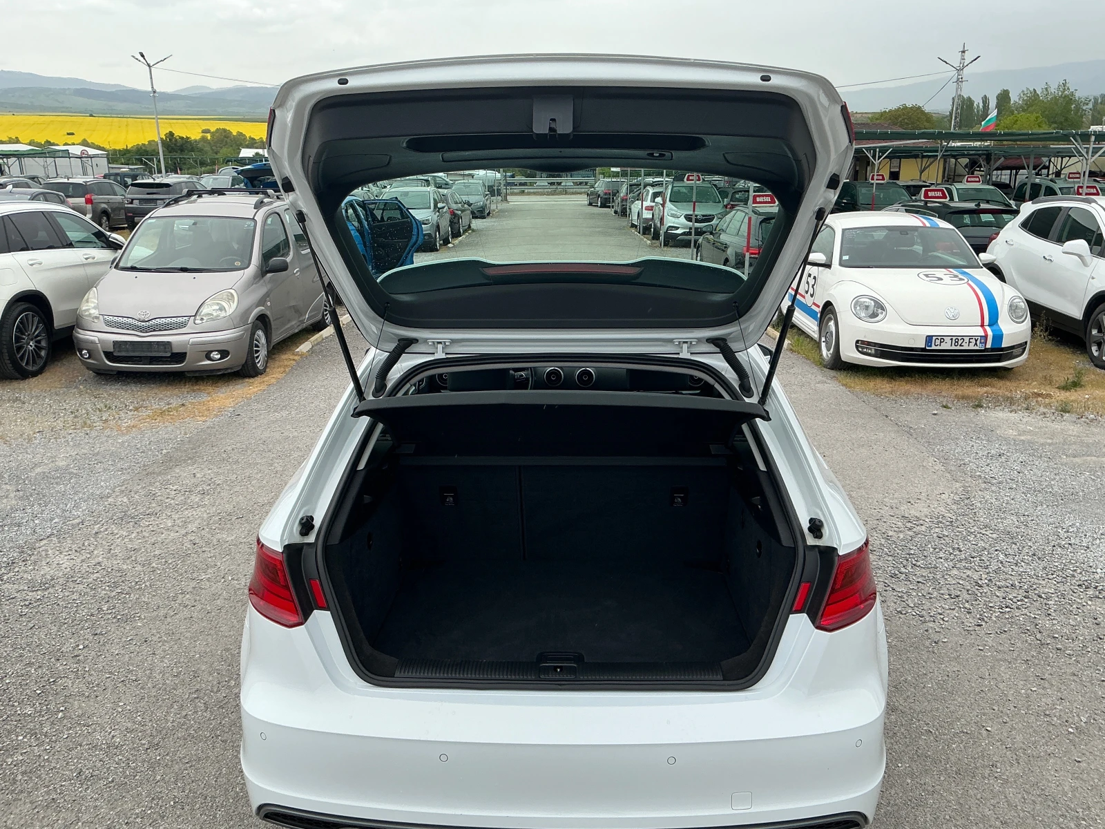 Audi A3 1.6 TDI S-Line, снимка 10 - Автомобили и джипове - 54476718