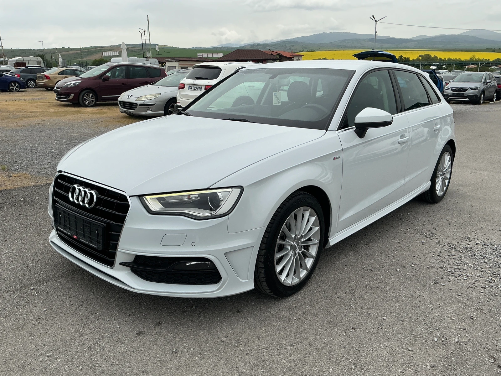 Audi A3 1.6 TDI S-Line, снимка 3 - Автомобили и джипове - 54476718
