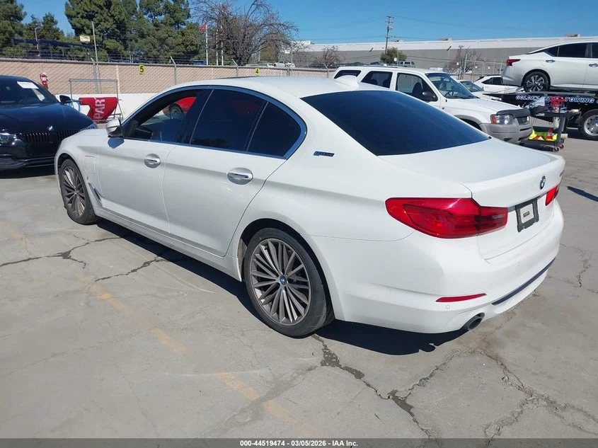 BMW 530E 2.0l Iperformance, снимка 3 - Автомобили и джипове - 54619314