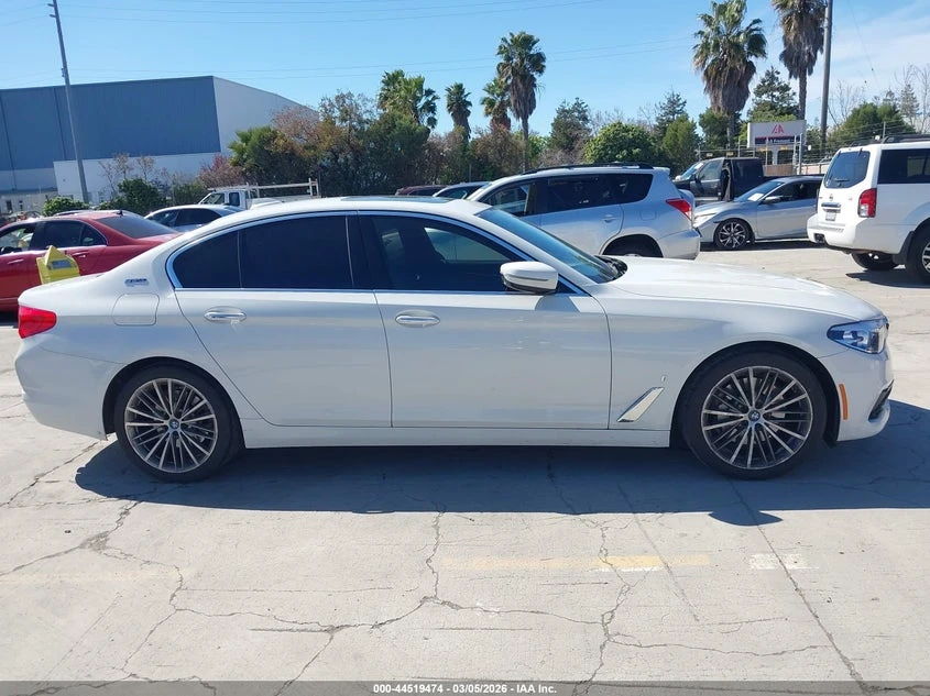 BMW 530E 2.0l Iperformance, снимка 13 - Автомобили и джипове - 54619314