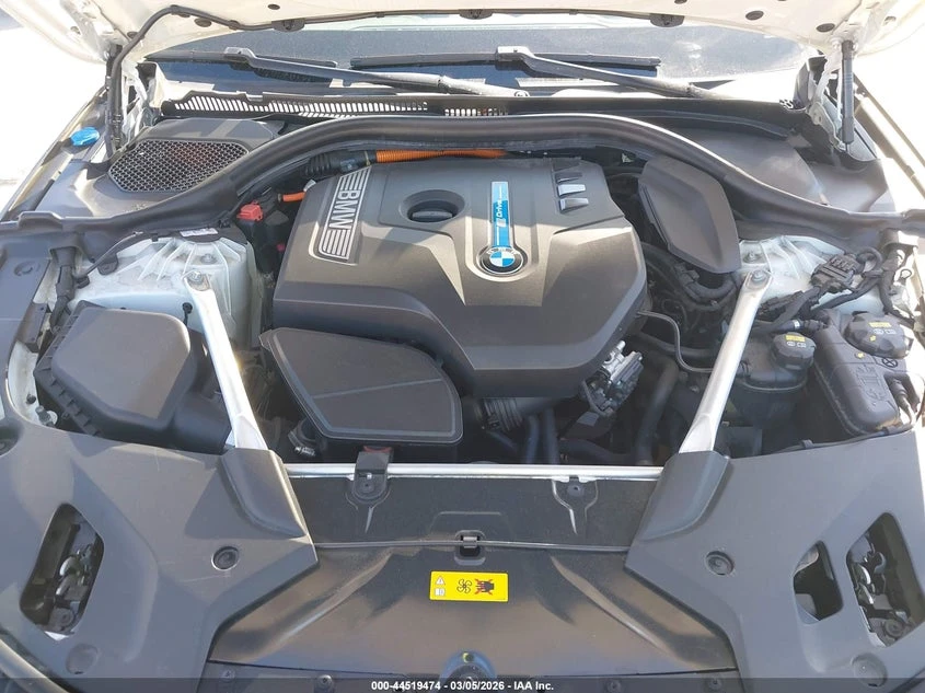 BMW 530E 2.0l Iperformance, снимка 10 - Автомобили и джипове - 54619314
