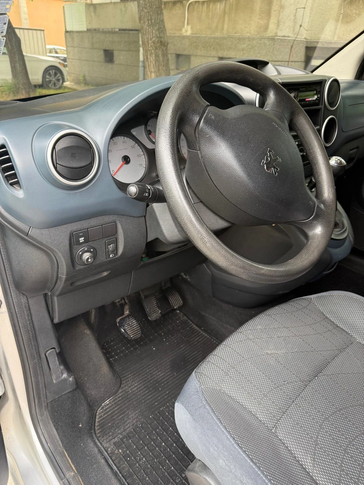 Peugeot Partner 1.6, снимка 4 - Автомобили и джипове - 54776545
