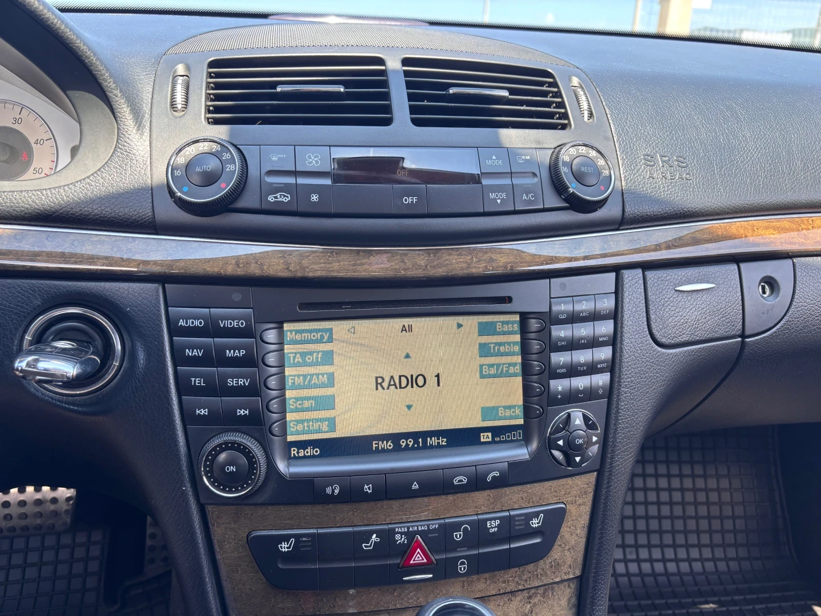 Mercedes-Benz E 280 3.0 CDI EVO, снимка 11 - Автомобили и джипове - 54954887