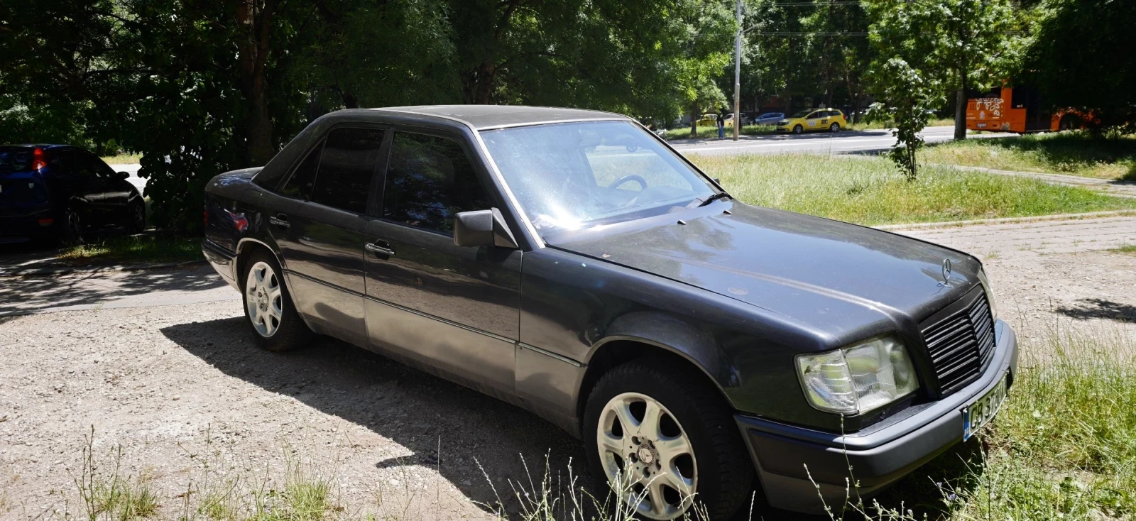 Mercedes-Benz E 220, снимка 4 - Автомобили и джипове - 55087985