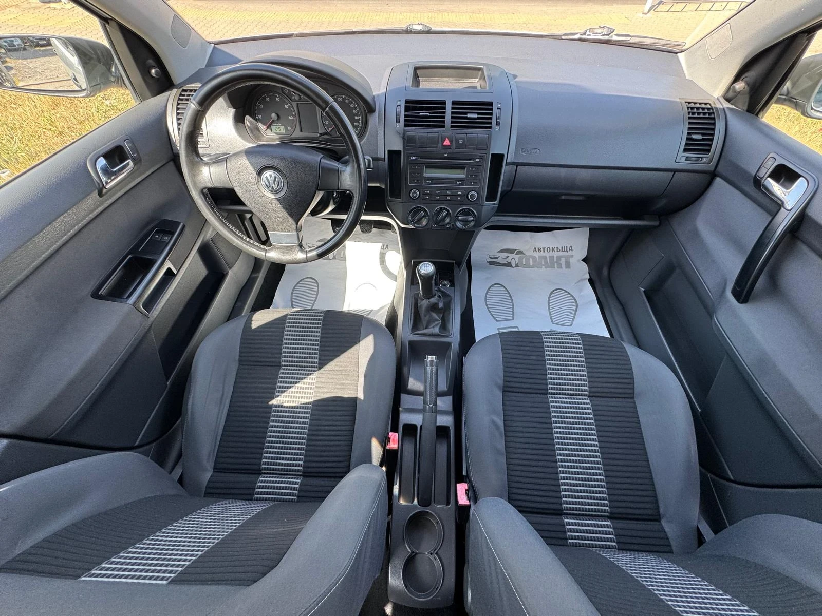 VW Polo 1.2i/KLIMA, снимка 9 - Автомобили и джипове - 55091931