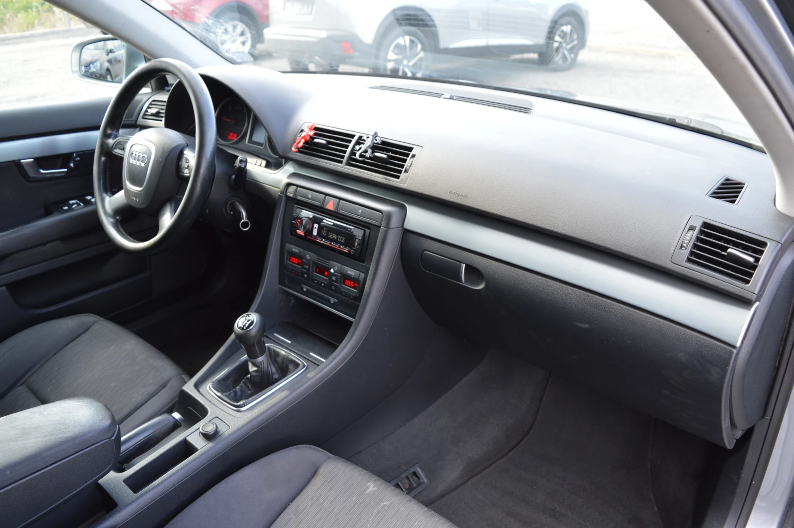 Audi A4 2.0TDI-KLIMATRONIK, снимка 16 - Автомобили и джипове - 55223761