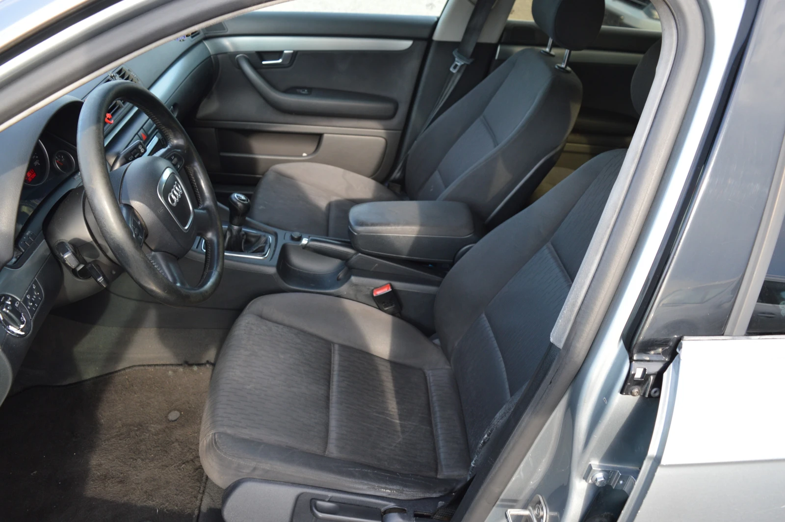 Audi A4 2.0TDI-KLIMATRONIK, снимка 10 - Автомобили и джипове - 55223761