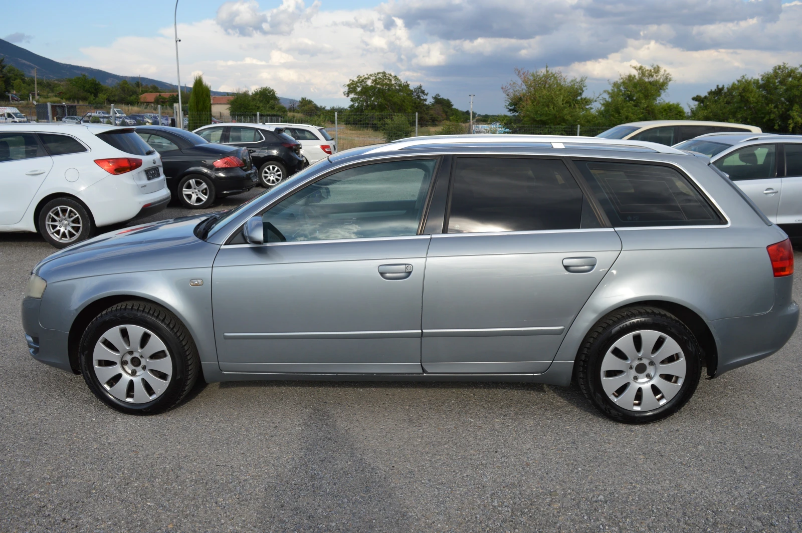 Audi A4 2.0TDI-KLIMATRONIK, снимка 8 - Автомобили и джипове - 55223761