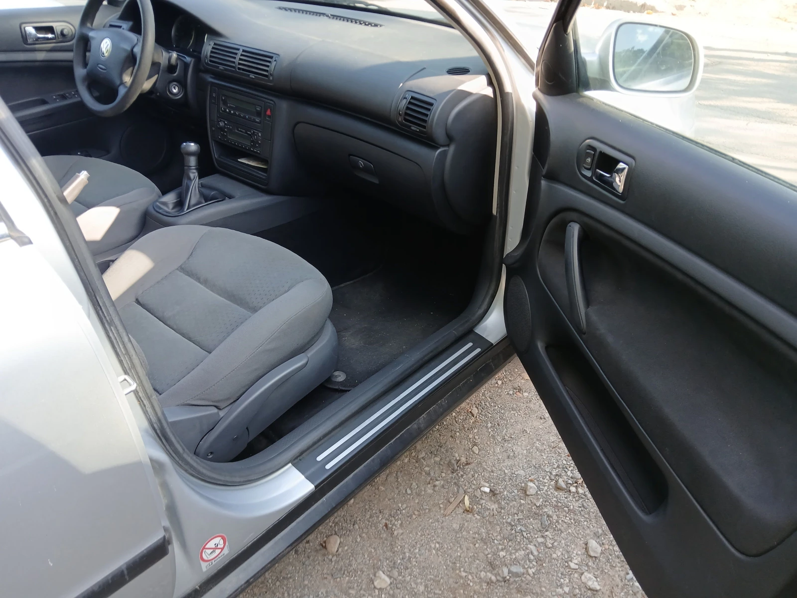 VW Passat 1.6 ГАЗ, снимка 6 - Автомобили и джипове - 55551899