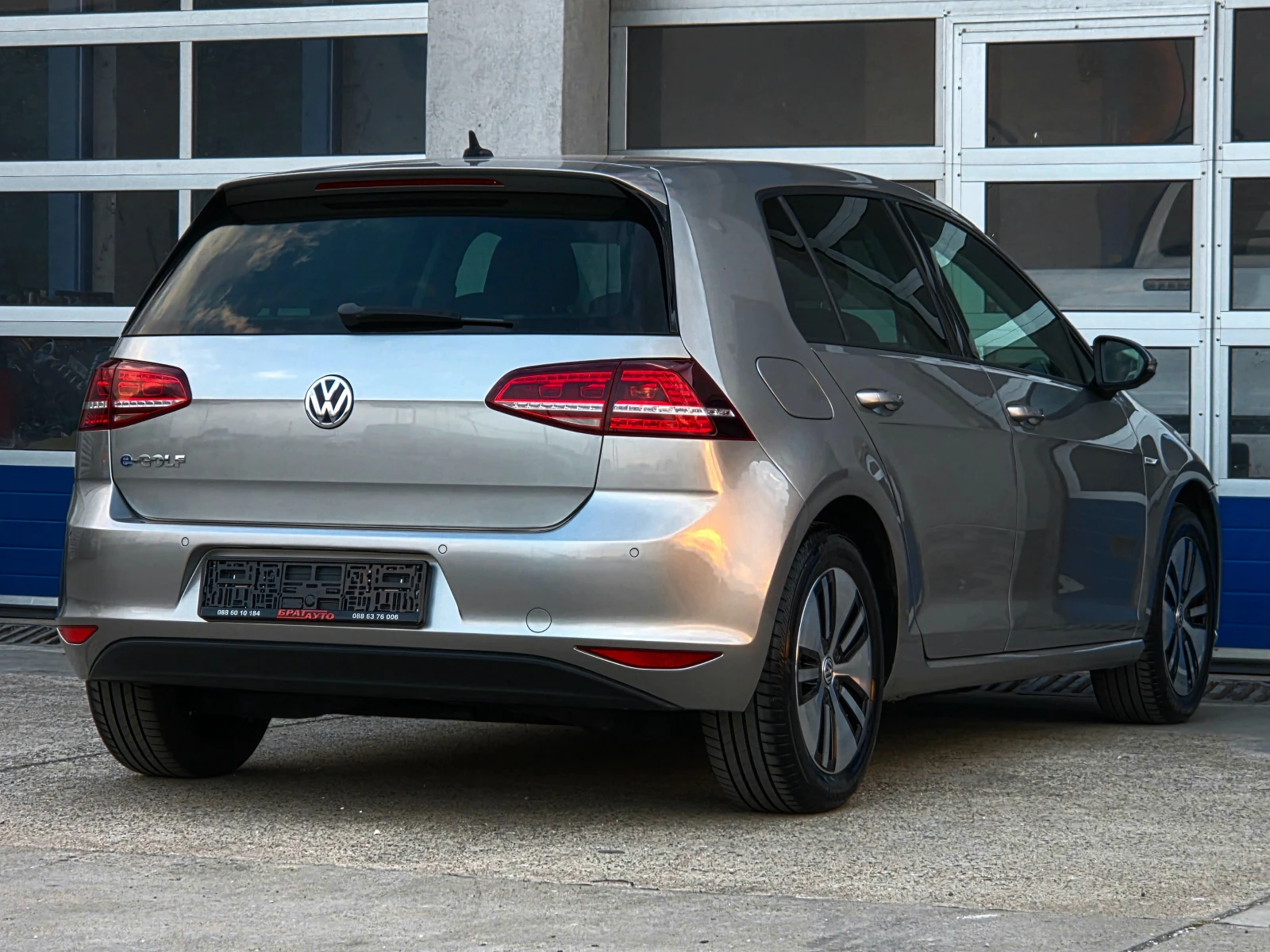 VW Golf Е-GOLF 7/HIGH-LINE, снимка 3 - Автомобили и джипове - 55580840