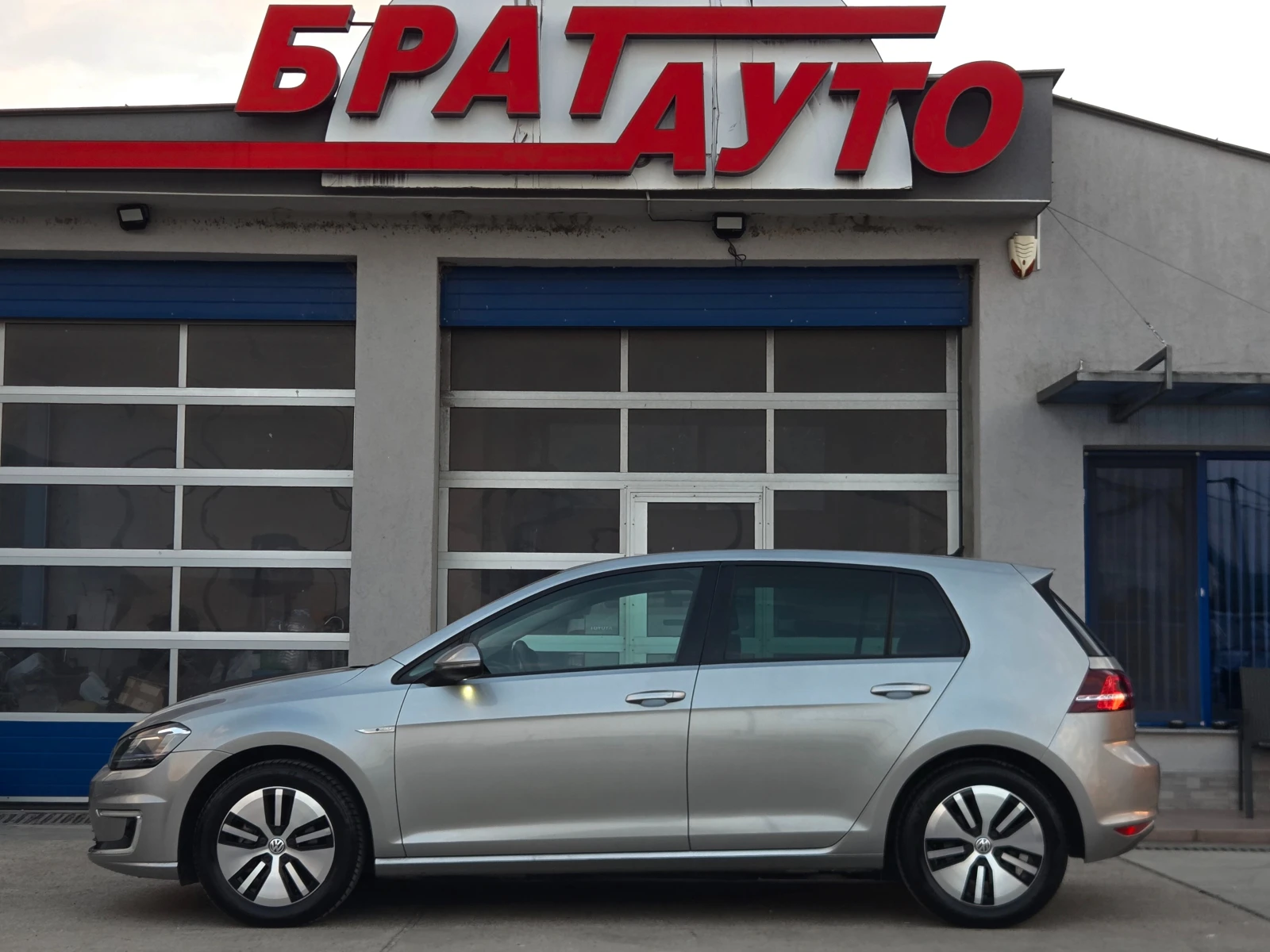 VW Golf Е-GOLF 7/HIGH-LINE, снимка 4 - Автомобили и джипове - 55580840