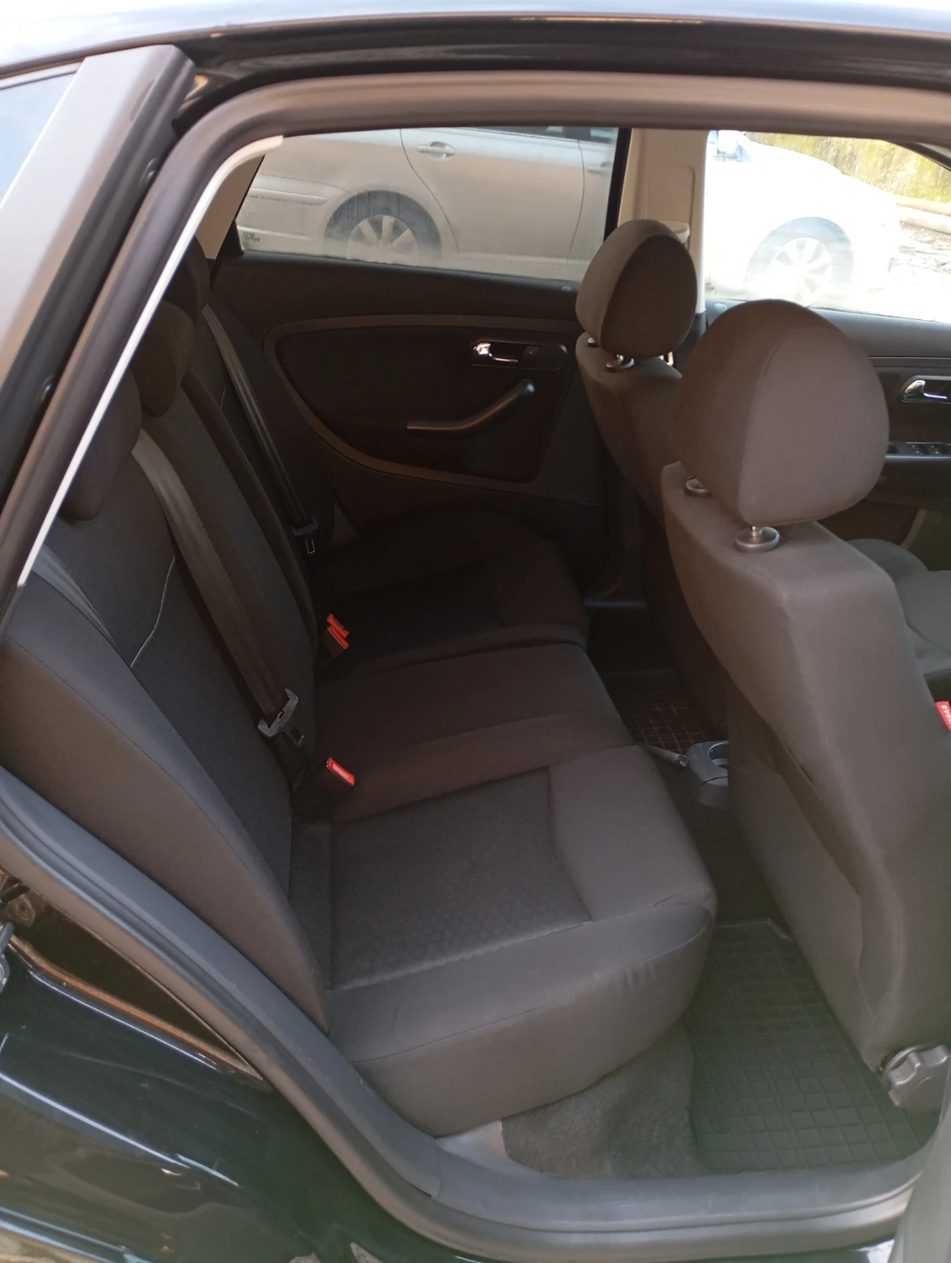 Seat Ibiza 1.8T FR, снимка 8 - Автомобили и джипове - 55852803