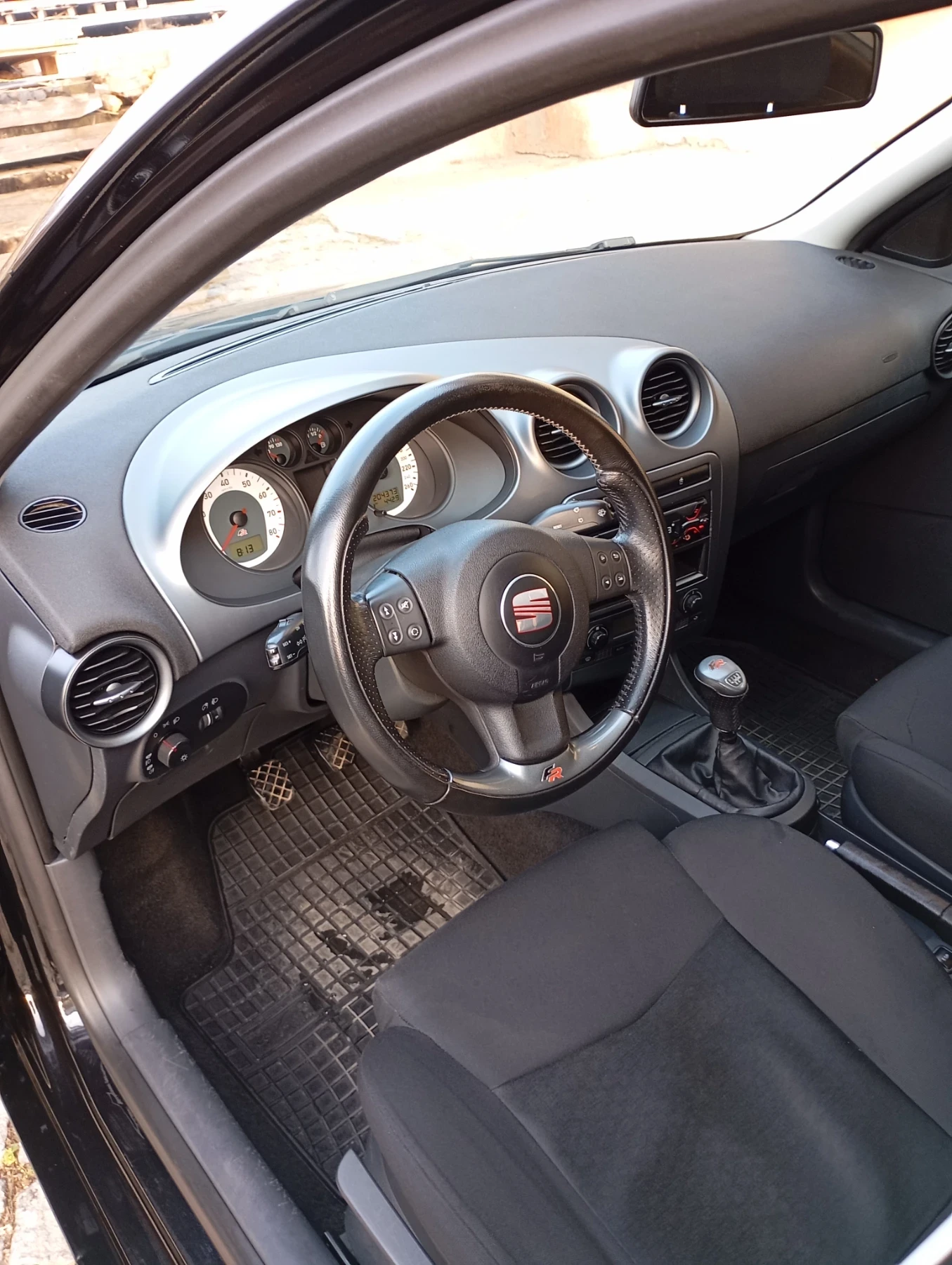 Seat Ibiza 1.8T FR, снимка 9 - Автомобили и джипове - 55852803