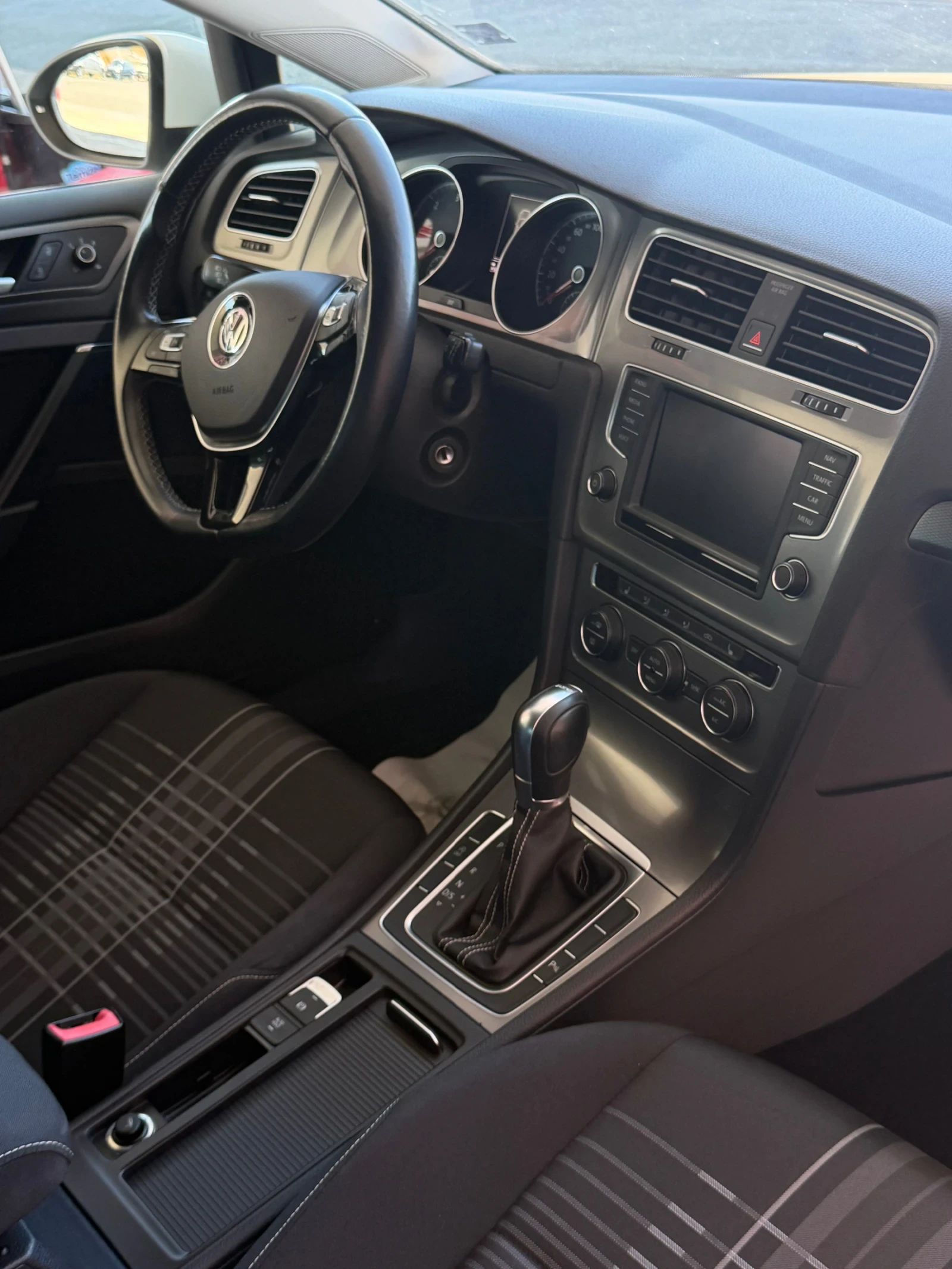 VW Golf, снимка 7 - Автомобили и джипове - 55963566
