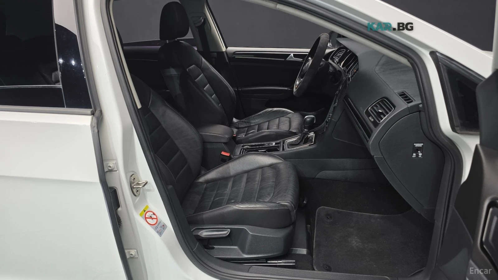VW Golf 2.0 TDI PREMIUM* КОЖА* ПОДГРЕВ* ПАНО* НАВИ* КАМЕРА, снимка 11 - Автомобили и джипове - 56047035