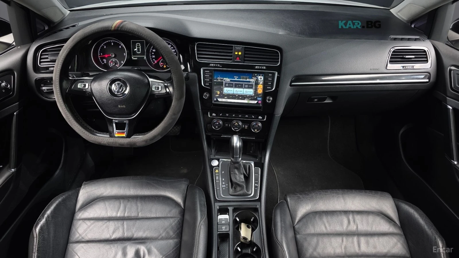VW Golf 2.0 TDI PREMIUM* КОЖА* ПОДГРЕВ* ПАНО* НАВИ* КАМЕРА, снимка 7 - Автомобили и джипове - 56047035
