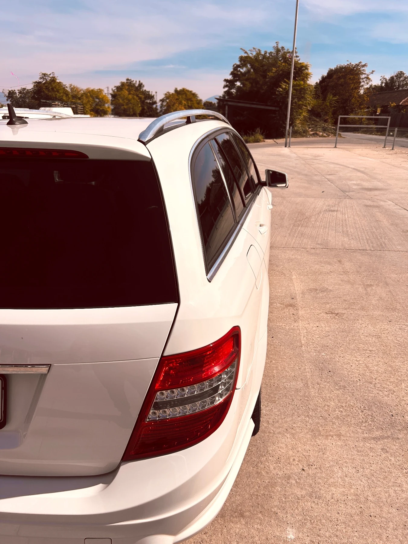 Mercedes-Benz C 350, снимка 3 - Автомобили и джипове - 56413062