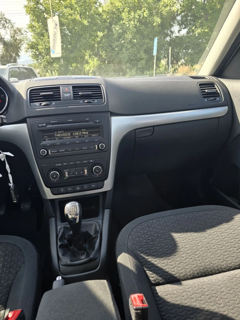 Skoda Yeti Нов внос.Топ състояние , снимка 9 - Автомобили и джипове - 51363178