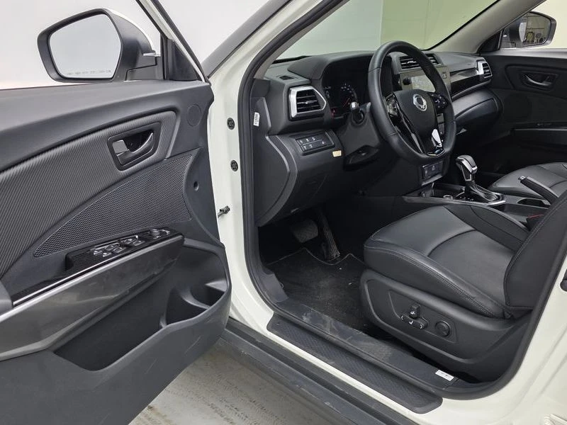 SsangYong Tivoli 1.6 Automatic КРАЙНА ЦЕНА: 19677 EUR !!!РЕАЛНА КРА, снимка 10 - Автомобили и джипове - 55968255