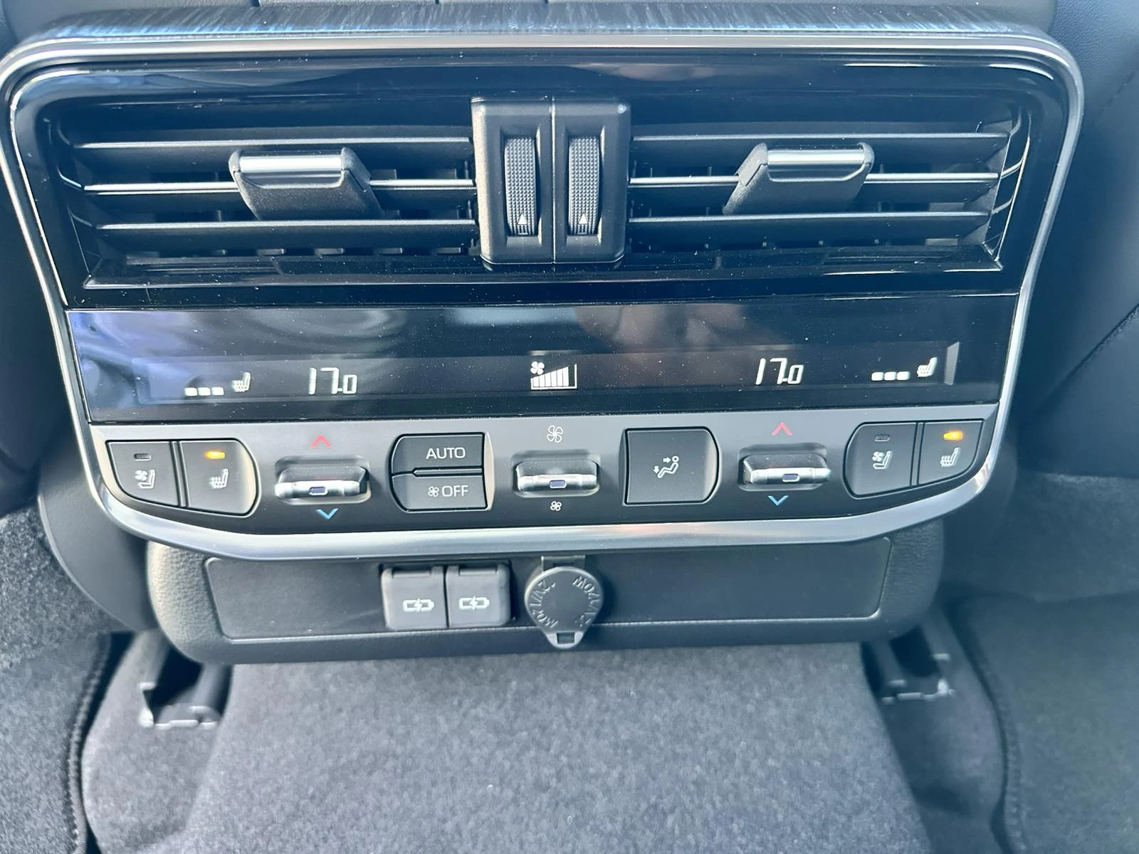 Toyota Land cruiser 300 NEW /HUD/360 CAMERA/  | Mobile.bg   16