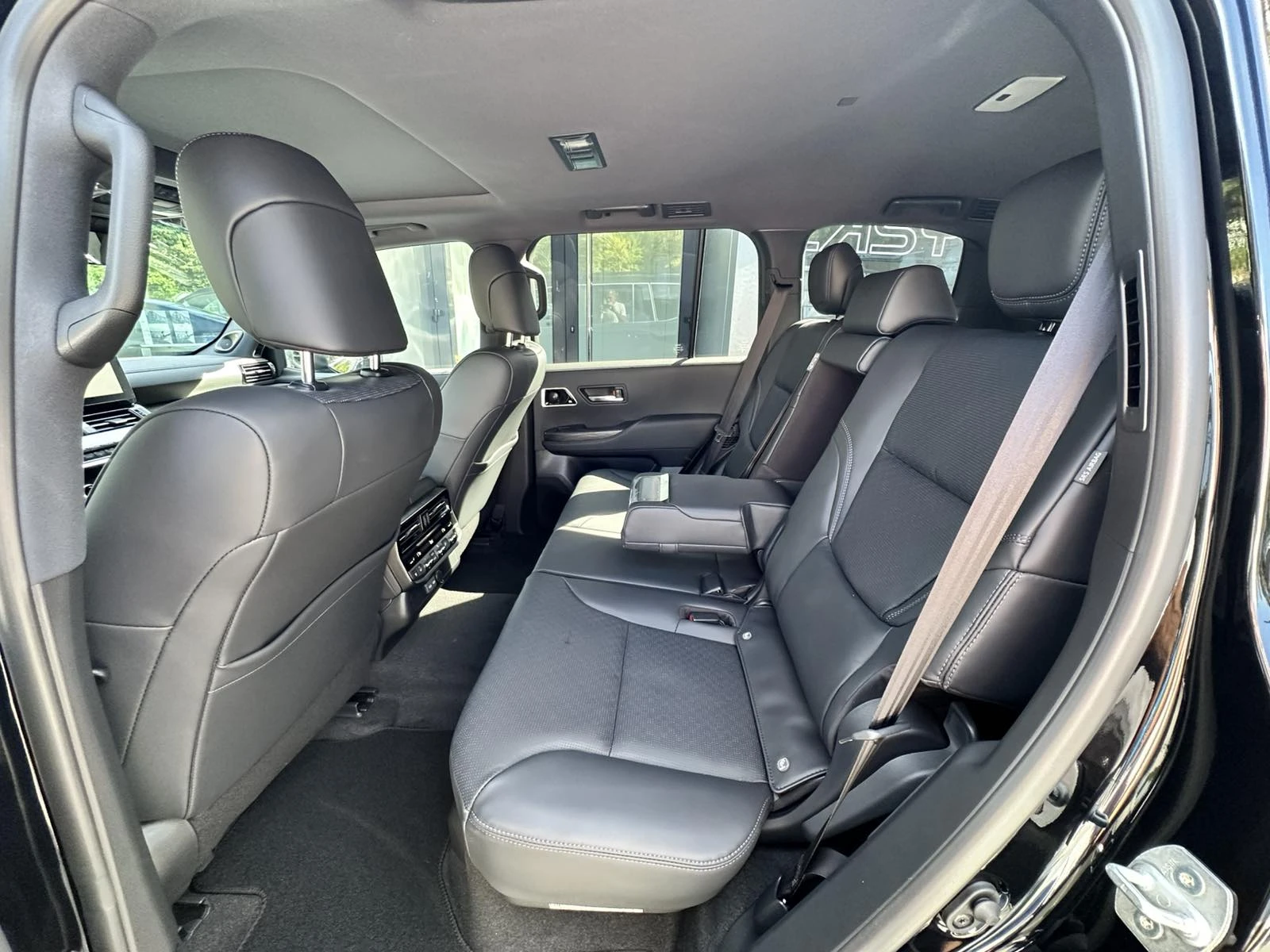 Toyota Land cruiser 300 NEW /HUD/360 CAMERA/  | Mobile.bg   17