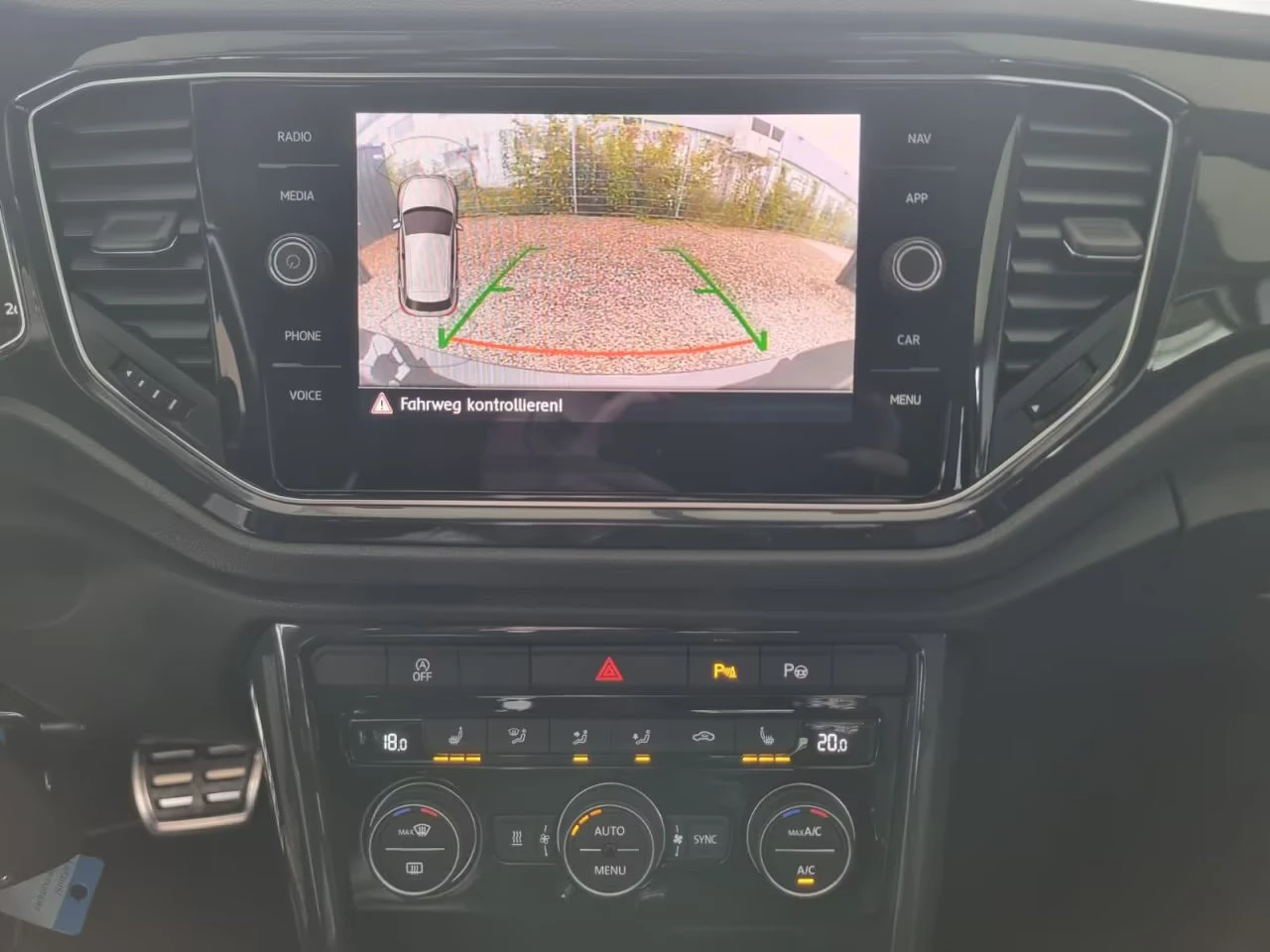 VW T-Roc 2.0TSI/190HP/SPORT/4MOTION/DSG/AHK/CAM/ACC/728g | Mobile.bg � ����������� 11