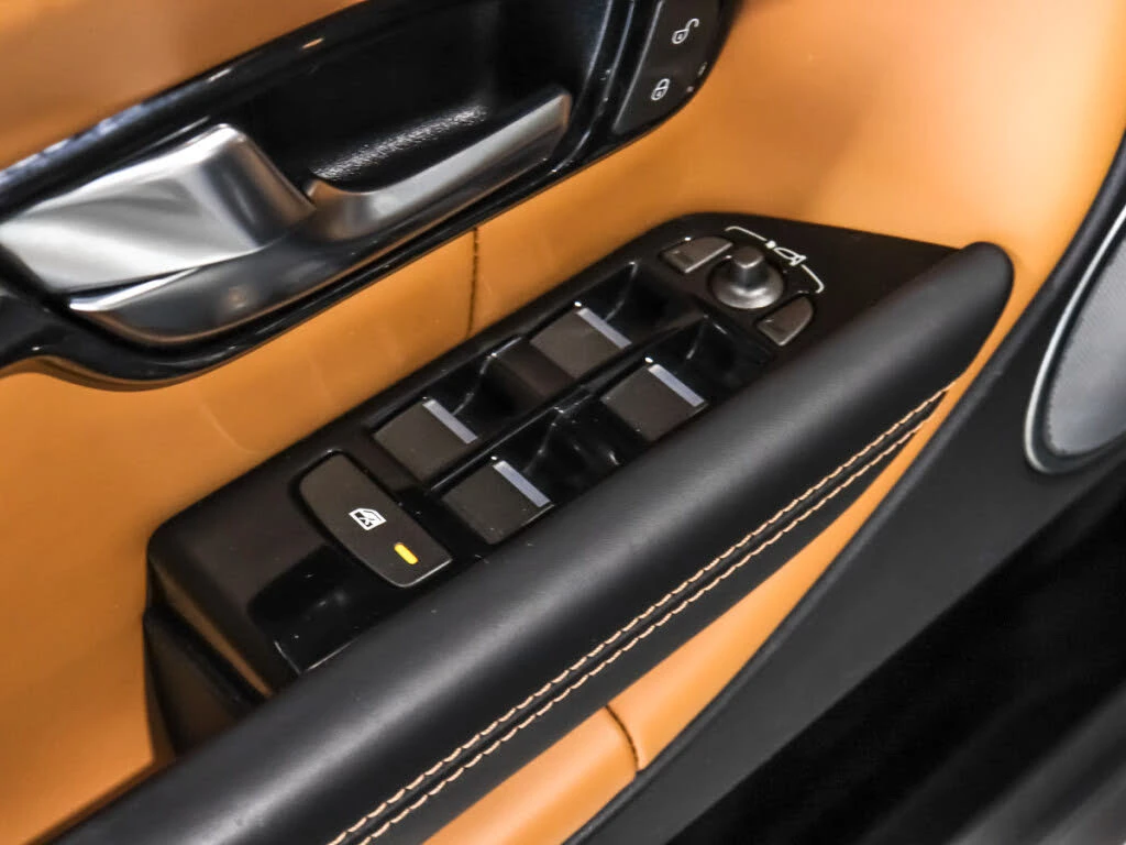 Land Rover Range Rover Evoque HSE* Dynamic* AWD* АвтоКредит* (ЦЕНА ДО БГ), снимка 17 - Автомобили и джипове - 53830551