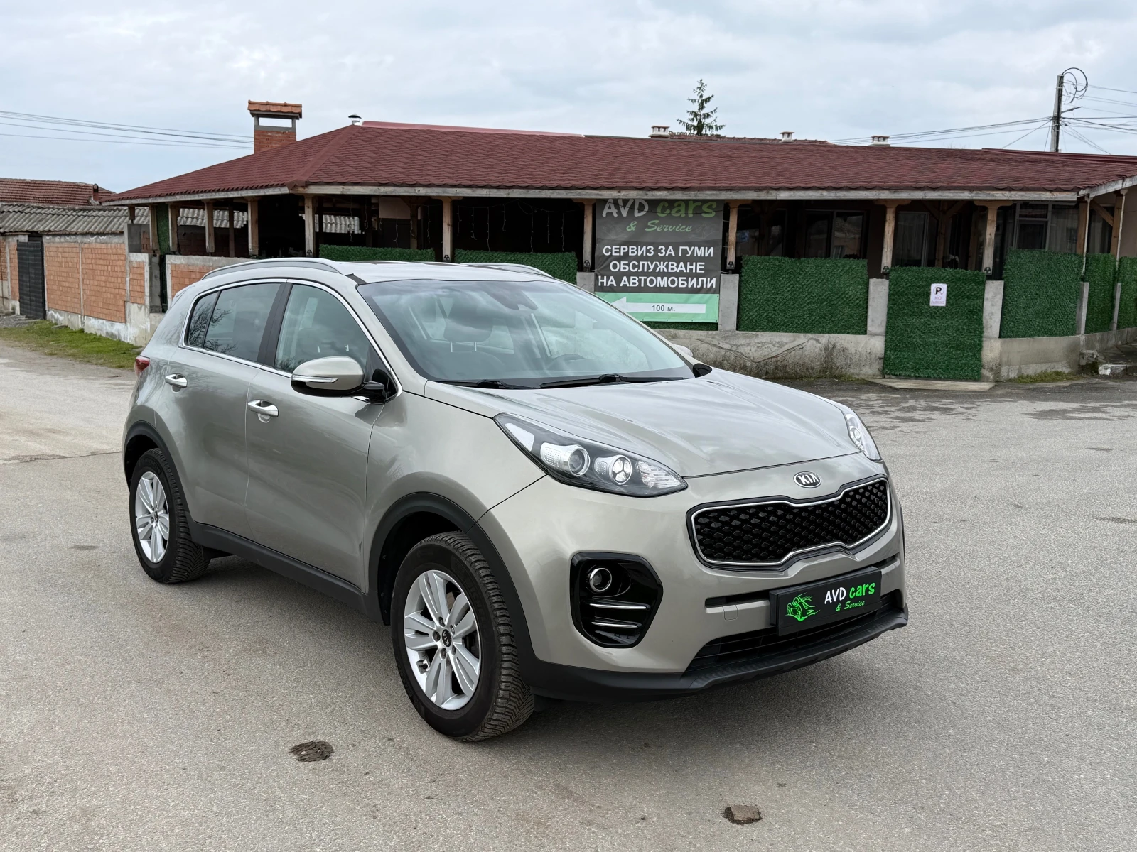 Kia Sportage 1.6 GDI, снимка 2 - Автомобили и джипове - 53935124