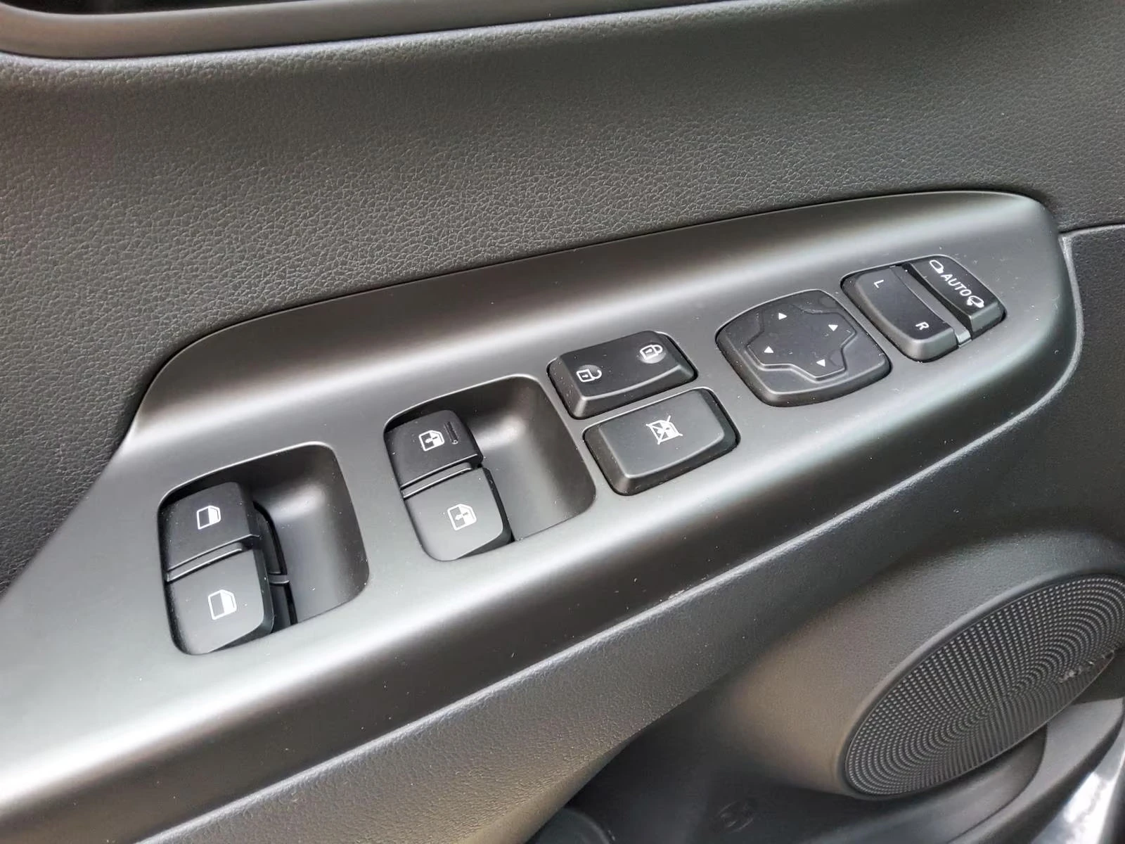 Hyundai Kona EV/136HP/SELECT/CAM/NAVI/LED/CPLAY/KLESS/DIGI/253q, снимка 10 - Автомобили и джипове - 54413772