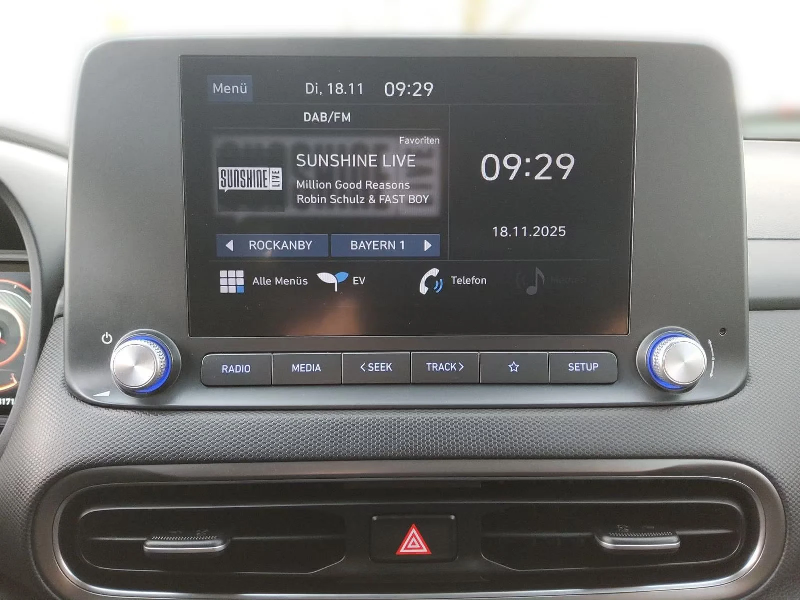 Hyundai Kona EV/136HP/SELECT/CAM/NAVI/LED/CPLAY/KLESS/DIGI/253q, снимка 7 - Автомобили и джипове - 54413772