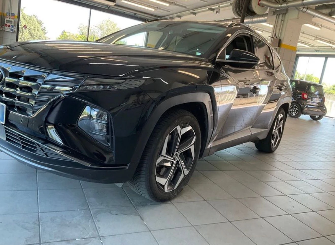 Hyundai Tucson 1.6Hybrid FULL Лизинг през Уникредит по 320 евро, снимка 2 - Автомобили и джипове - 54976636