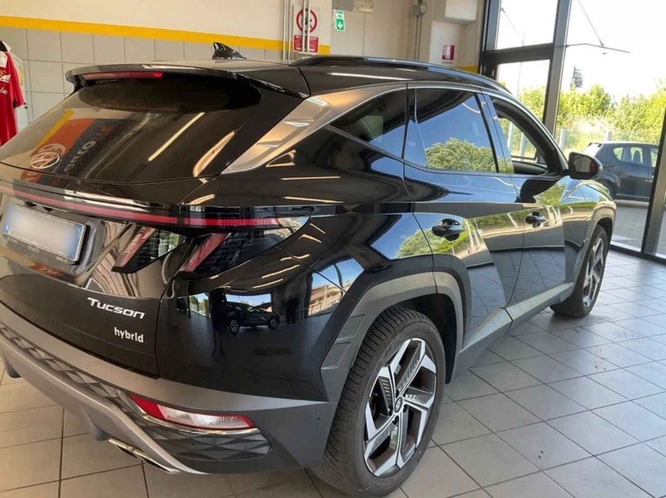 Hyundai Tucson 1.6Hybrid FULL Лизинг през Уникредит по 320 евро, снимка 4 - Автомобили и джипове - 54976636