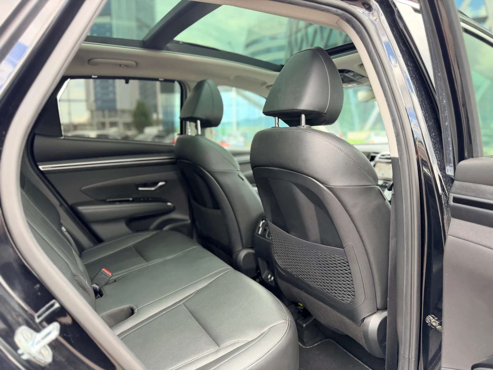 Hyundai Tucson 1.6Hybrid FULL Лизинг през Уникредит по 320 евро, снимка 15 - Автомобили и джипове - 54976636