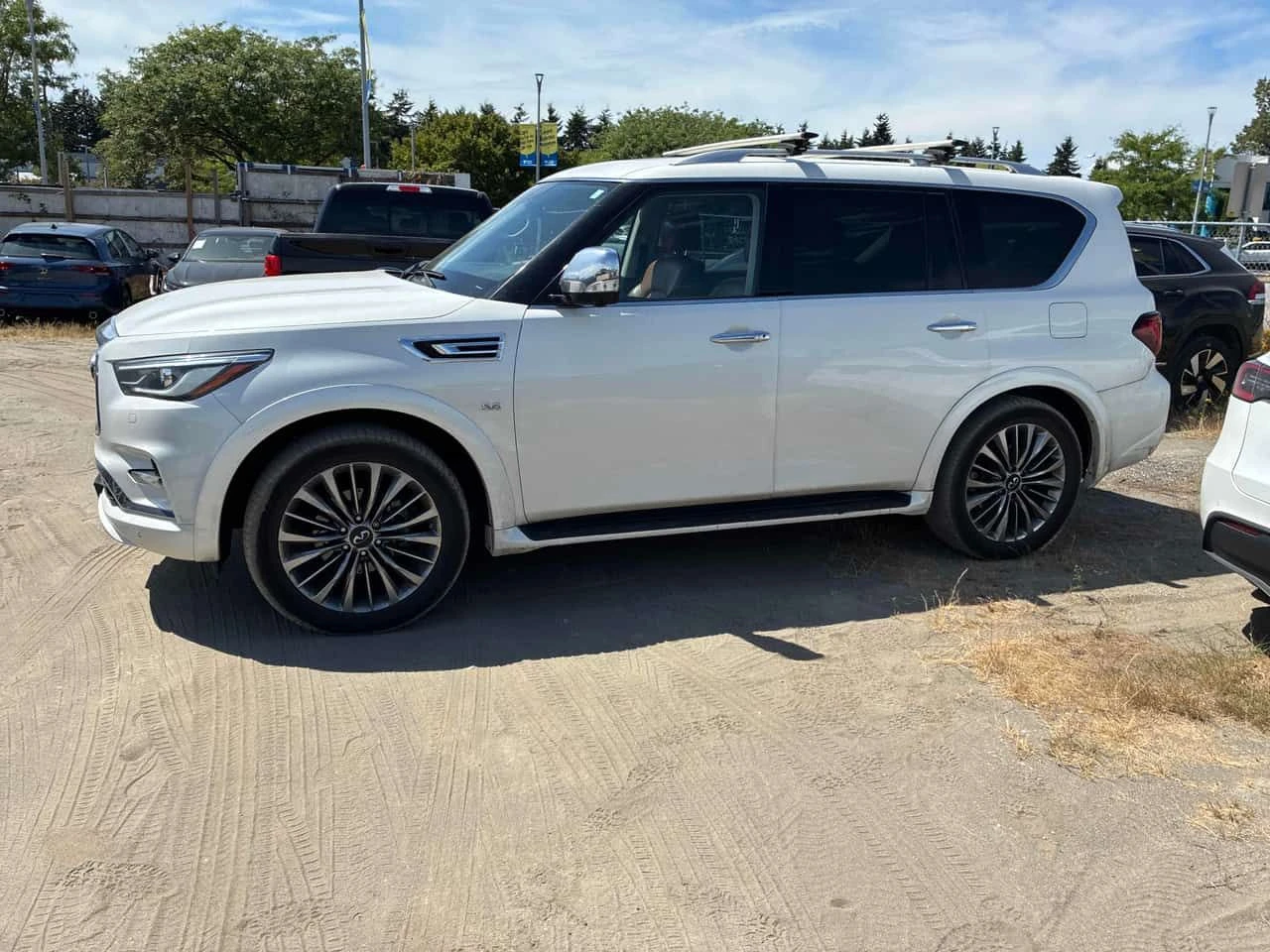 Infiniti QX80  LUXE 7 Passenger /DISTRONIC/BOSE | Mobile.bg � ����������� 2