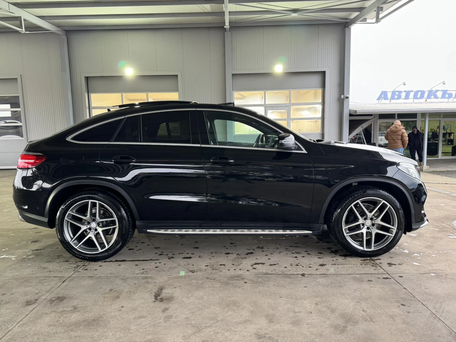 Mercedes-Benz GLE 350 d* 258ps* 4M* 9G* COUPE* AMG Line* Distr* Pano* , снимка 6 - Автомобили и джипове - 55257185