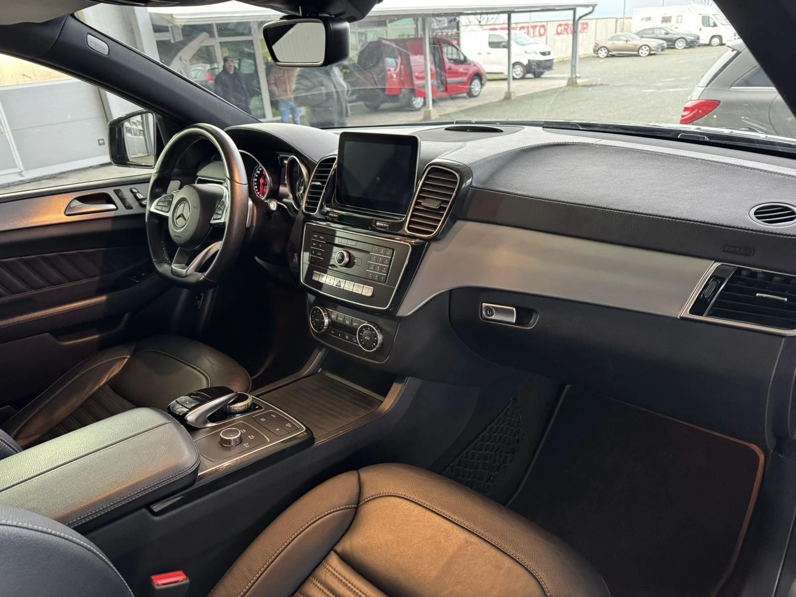 Mercedes-Benz GLE 350 d* 258ps* 4M* 9G* COUPE* AMG Line* Distr* Pano* , снимка 10 - Автомобили и джипове - 55257185