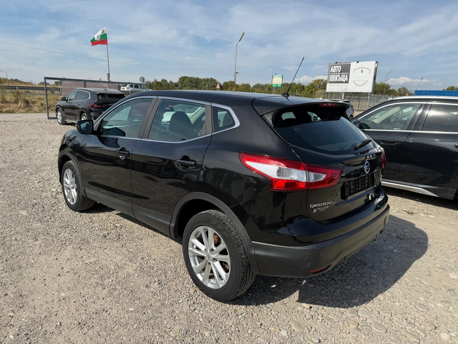Nissan Qashqai 1.5 DCI, снимка 7 - Автомобили и джипове - 56437167