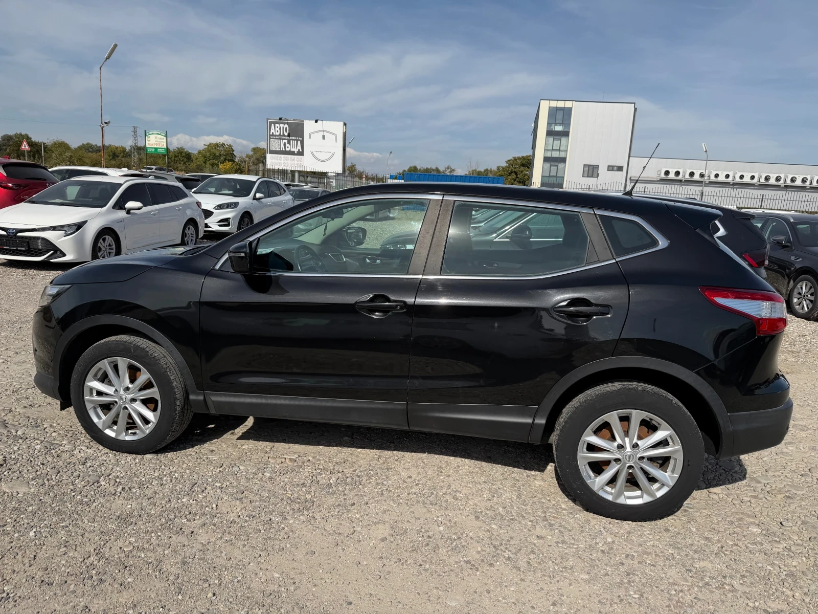 Nissan Qashqai 1.5 DCI, снимка 8 - Автомобили и джипове - 56437167