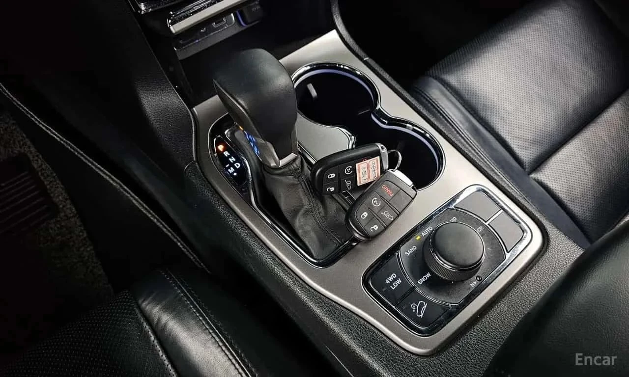 Jeep Grand cherokee, снимка 9 - Автомобили и джипове - 56690148
