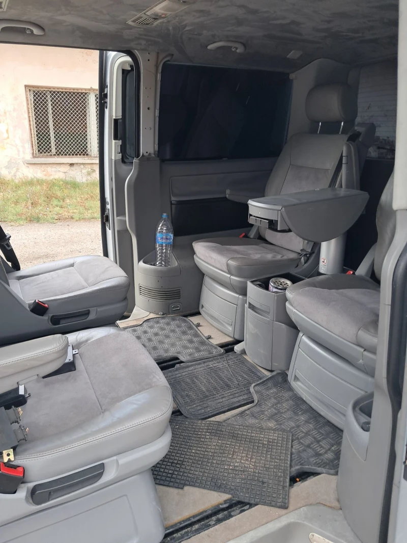 VW Multivan 2.5 174кс., снимка 5 - Бусове и автобуси - 52082668