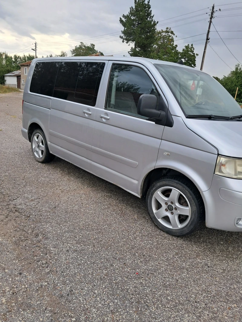 VW Multivan 2.5 174кс., снимка 2 - Бусове и автобуси - 52082668