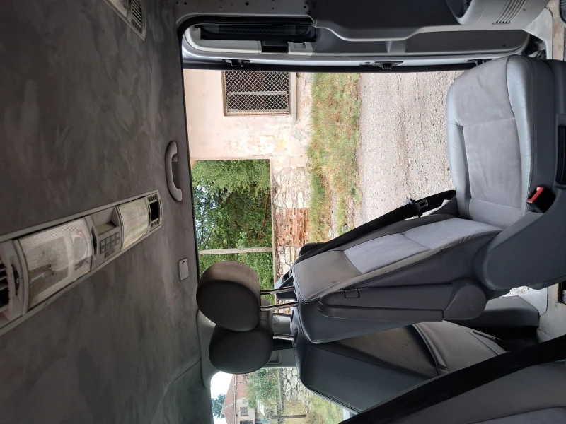 VW Multivan 2.5 174кс., снимка 6 - Бусове и автобуси - 52082668