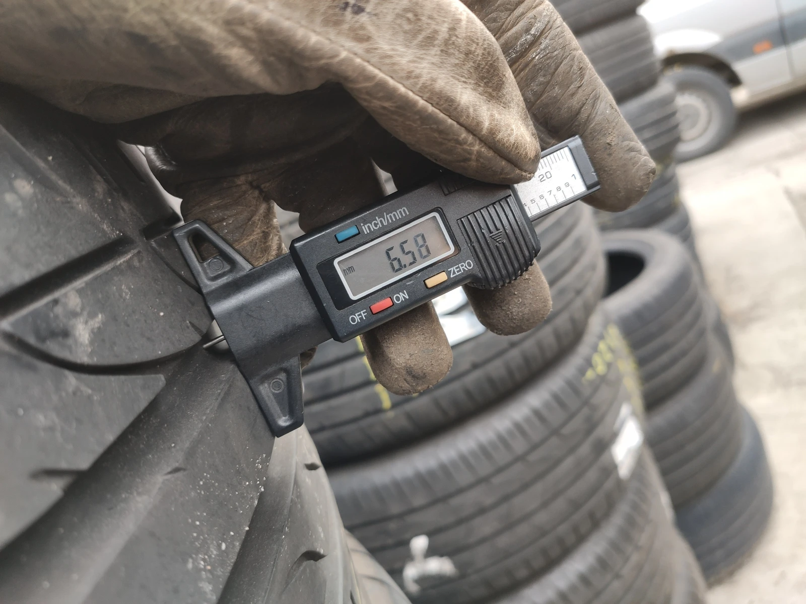 Гуми Летни 215/40R17, снимка 6 - Гуми и джанти - 54655485