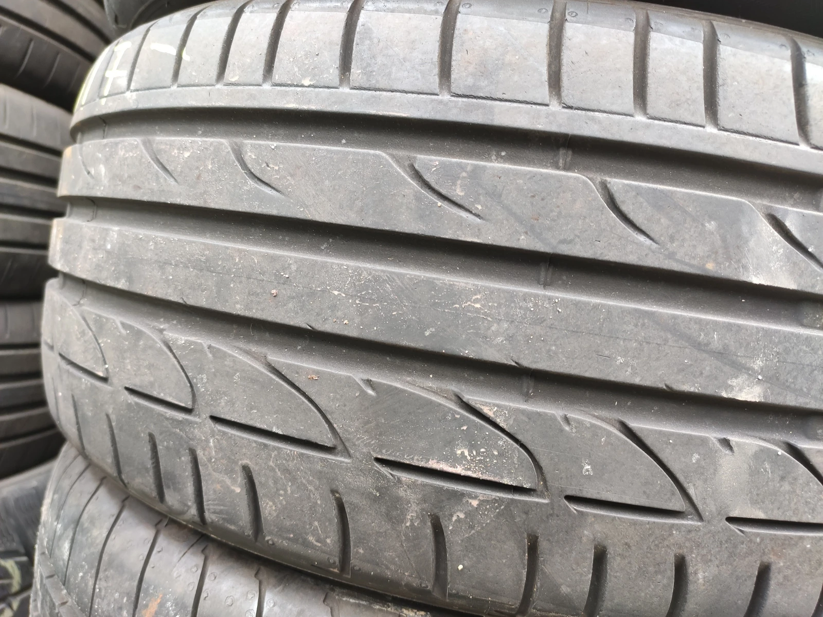 Гуми Летни 215/40R17, снимка 4 - Гуми и джанти - 54655485