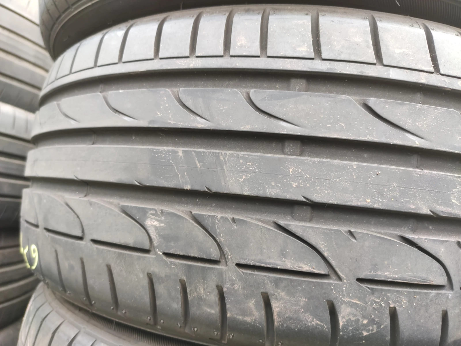 Гуми Летни 215/40R17, снимка 2 - Гуми и джанти - 54655485