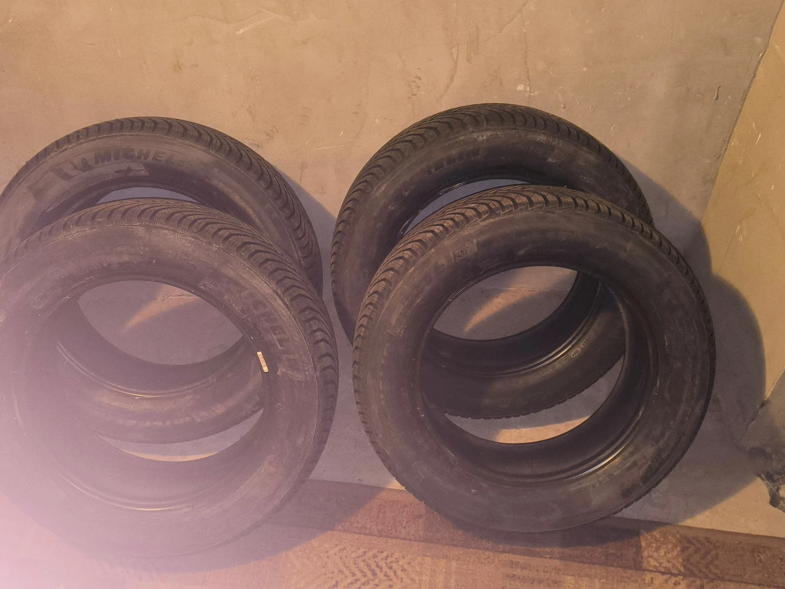 Гуми Зимни 215/65R17, снимка 2 - Гуми и джанти - 55340571