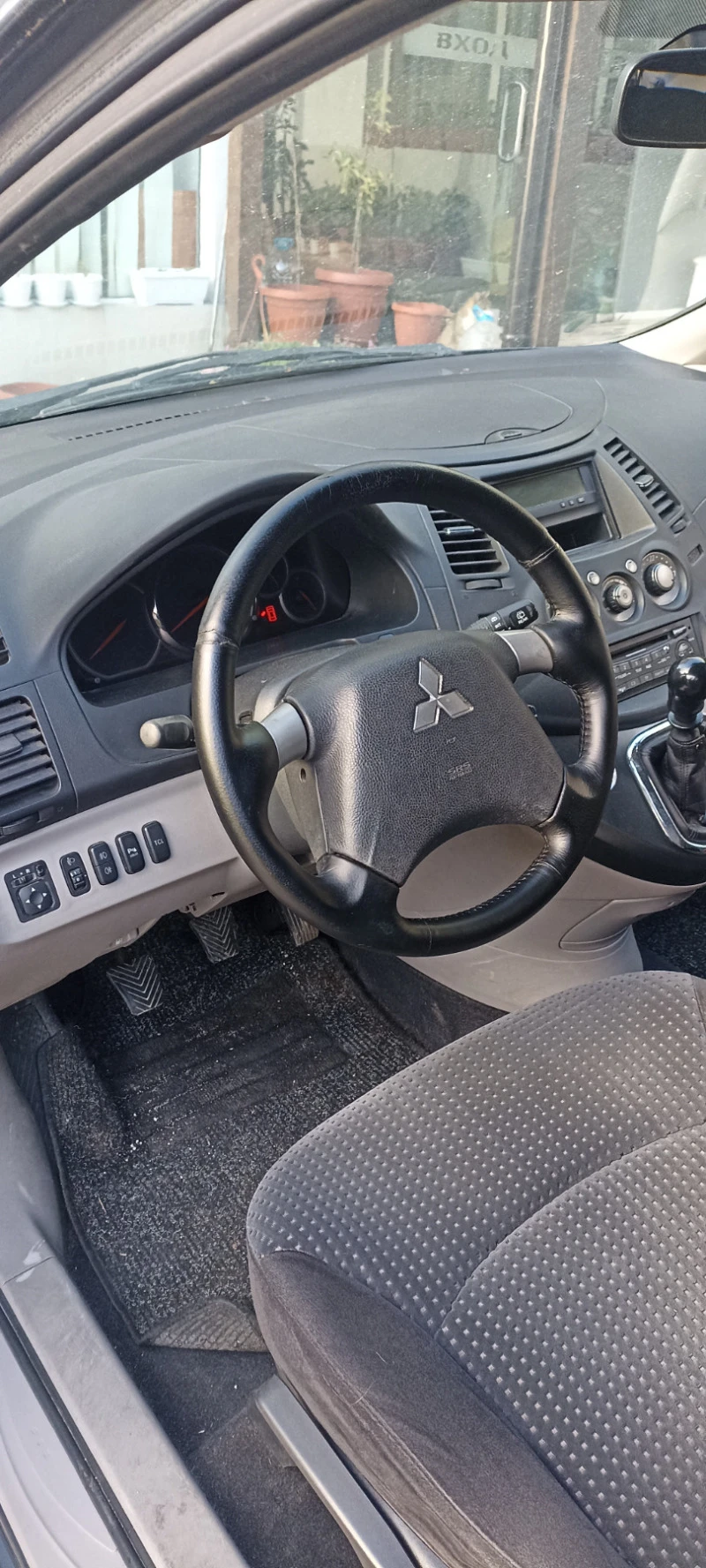 Mitsubishi Grandis DiD, снимка 6 - Автомобили и джипове - 47172003